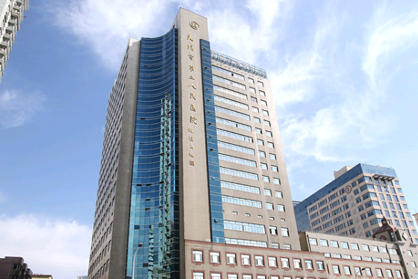 無錫市第二人民醫(yī)院種植牙價格多少_醫(yī)生技術(shù)怎么樣