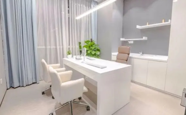 寶雞高新開發(fā)區(qū)愛容妍醫(yī)療美容門診部玻尿酸填充技術(shù)怎么樣?術(shù)后三個(gè)月案例點(diǎn)評(píng)|費(fèi)用查詢